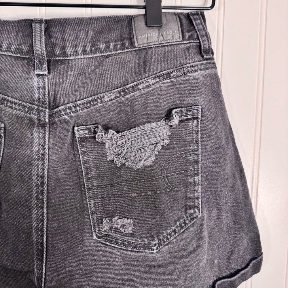 American Eagle Black Distressed Denim Cuffed Shorts Women’s Size 2 - Picture 6 of 11